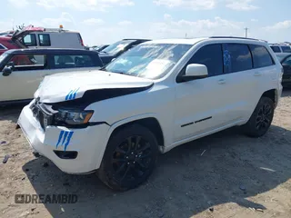 2019 Jeep Grand Cherokee Laredo E with VIN 1C4RJFAG3KC558882, listed as a IAAI auction lot 42567252 with Not provided miles and . Bid and sale history available at DreamBid. Image 18.