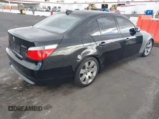 2007 BMW 5 Series 530i with VIN WBANE73527CM57227, listed as a IAAI auction lot 41724097 with 181,689 mi miles. Bid and sale history available at carsss.com. Image 4.