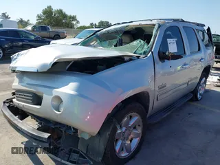 2010 GMC Yukon SLT with VIN 1GKUCCE01AR272822, listed as a IAAI auction lot 40572095 with 268,019 mi miles. Bid and sale history available at carsss.com. Image 17.
