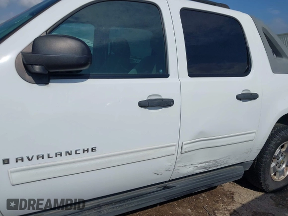 2009 Chevrolet Avalanche 1LT with VIN 3GNEC12079G239075, listed as a IAAI auction lot 42427400 with 227,766 mi miles and . Bid and sale history available at DreamBid. Image 6.