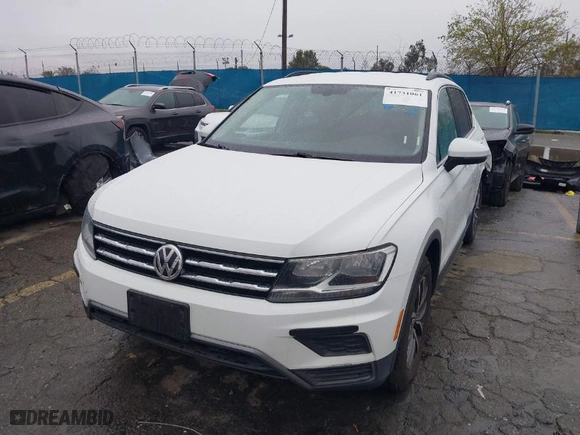 2018 Volkswagen Tiguan SEL with VIN 3VV2B7AX4JM140172, listed as a IAAI auction lot 41731061 with 103,459 mi miles. Bid and sale history available at carsss.com. Image 2.