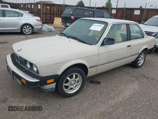 1985 BMW 3 Series с VIN WBAAK8404F8779112, выставлен на аукционе IAAI как лот 42752903 с пробегом 157 085 миль миль и . История ставок и продаж доступна на DreamBid. Изображение 2.