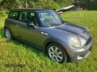 2009 MINI Hardtop S z VIN WMWMF73589TV39913, wystawiony jako Copart lot #67151365 z przebiegiem 51 945 mil mil oraz Czysty tytuł • Clean title. Historia ofert i sprzedaży dostępna na DreamBid. Obrazek 1.