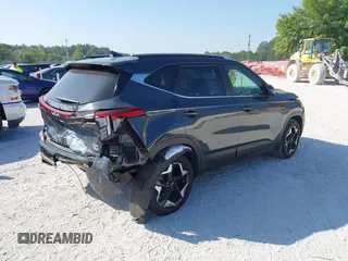 2024 Kia Seltos EX z VIN KNDERCAA8R7600290, wystawiony jako IAAI lot #42059075 z przebiegiem 32 639 mil mil oraz . Historia ofert i sprzedaży dostępna na DreamBid. Obrazek 4.