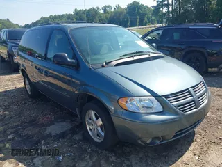 2005 Dodge Caravan SXT with VIN 2D4GP44LX5R581304, listed as a IAAI auction lot 42709024 with 79,073 mi miles and . Bid and sale history available at DreamBid. Image 1.