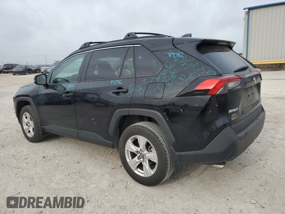 2021 Toyota RAV4 XLE with VIN 2T3W1RFV9MC164185, listed as a Copart auction lot 50554424 with 44,294 mi miles and Clean Title. Bid and sale history available at carsss.com. Image 2.
