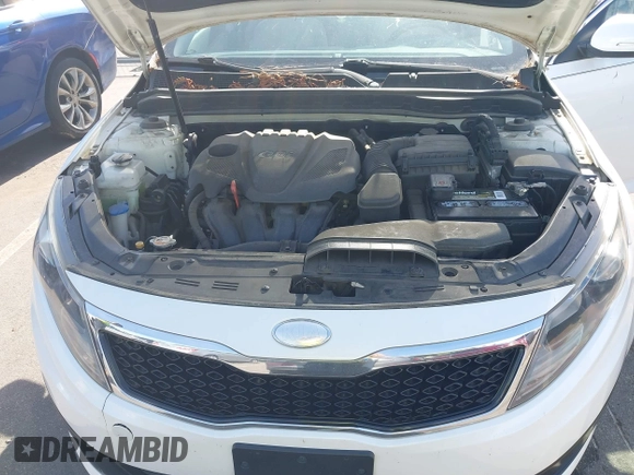 2013 Kia Optima LX z VIN KNAGM4A7XD5374109, wystawiony jako IAAI lot #42209534 z przebiegiem 184 578 mil mil oraz . Historia ofert i sprzedaży dostępna na DreamBid. Obrazek 10.