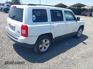 2016 Jeep Patriot High Altitude z VIN 1C4NJRFB6GD610861, wystawiony jako IAAI lot #42413151 z przebiegiem Nie podano mil oraz . Historia ofert i sprzedaży dostępna na DreamBid. Obrazek 4.