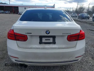 2018 BMW 3 Series 330i xDrive with VIN WBA8D9G52JNU68682, listed as a IAAI auction lot 41421618 with 117,301 mi miles and . Bid and sale history available at DreamBid. Image 17.