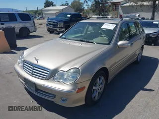 2005 Mercedes-Benz C 240 z VIN WDBRH81J05F622560, wystawiony jako IAAI lot #41868325 z przebiegiem 129 446 mil mil oraz . Historia ofert i sprzedaży dostępna na DreamBid. Obrazek 2.