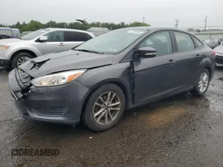 2018 Ford Focus SE z VIN 1FADP3F2XJL257650, wystawiony jako Copart lot #57255985 z przebiegiem 45 969 mil mil oraz Szkoda całkowita • Salvage title. Historia ofert i sprzedaży dostępna na DreamBid. Obrazek 1.