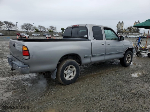 2001 Toyota Tundra SR5 with VIN 5TBRT34101S185533, listed as a Copart auction lot 51188635 with 302,193 mi miles and Clean Title. Bid and sale history available at carsss.com. Image 3.