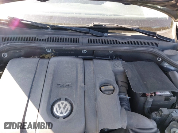 2013 Volkswagen Jetta SE with VIN 3VWDP7AJXDM427960, listed as a IAAI auction lot 41814030 with 105,287 mi miles and . Bid and sale history available at DreamBid. Image 10.