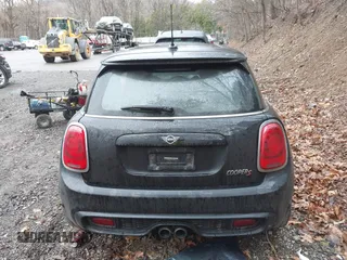 2019 MINI Hardtop Cooper S z VIN WMWXP7C54K2A53043, wystawiony jako IAAI lot #41794566 z przebiegiem 42 278 mil mil oraz . Historia ofert i sprzedaży dostępna na DreamBid. Obrazek 17.