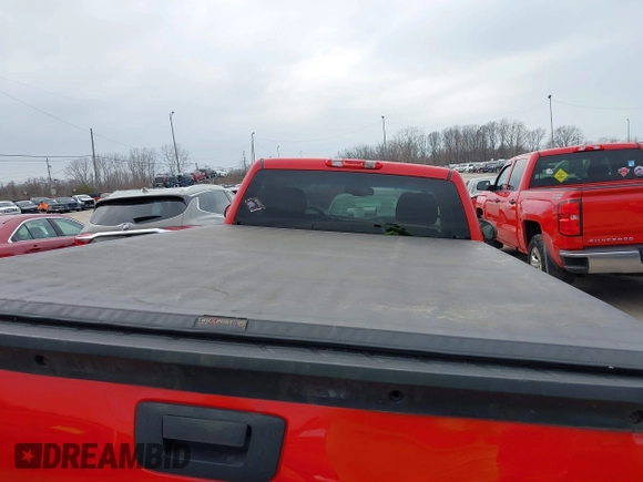 2007 Chevrolet Silverado 1500 Work Truck with VIN 1GCEC14067E553861, listed as a IAAI auction lot 41100376 with 177,573 mi miles. Bid and sale history available at carsss.com. Image 8.