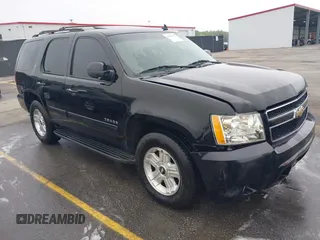 2009 Chevrolet Tahoe 2LT z VIN 1GNEC23369R299654, wystawiony jako IAAI lot #41928115 z przebiegiem 397 613 mil mil oraz . Historia ofert i sprzedaży dostępna na DreamBid. Obrazek 1.