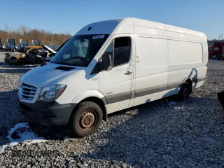 2015 Freightliner Sprinter with VIN WDYPE8CC8F5998841, listed as a Copart auction lot 89322525 with Not Provided miles and Salvage Title. Bid and sale history available at DreamBid. Image 1.
