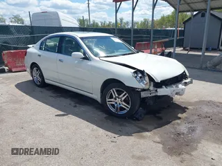 2005 Infiniti G35 with VIN JNKCV51F05M311537, listed as a IAAI auction lot 42051242 with 205,105 mi miles. Bid and sale history available at carsss.com. Image 1.