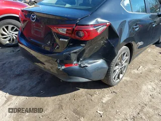 2018 Mazda 3 Touring with VIN 3MZBN1V34JM208669, listed as a IAAI auction lot 41834164 with 117,639 mi miles. Bid and sale history available at carsss.com. Image 6.