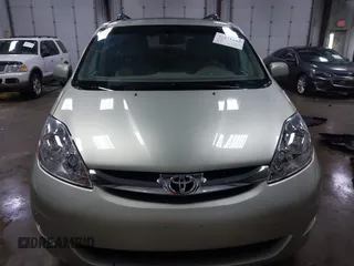 2010 Toyota Sienna XLE z VIN 5TDDK4CC6AS032622, wystawiony jako IAAI lot #42271332 z przebiegiem 139 650 mil mil oraz . Historia ofert i sprzedaży dostępna na DreamBid. Obrazek 12.