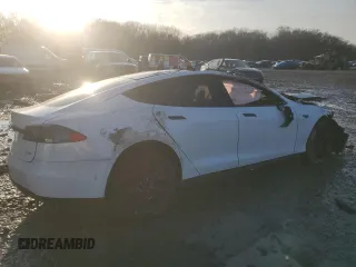 2016 Tesla Model S 90D z VIN 5YJSA1E29GF128397, wystawiony jako Copart lot #86532184 z przebiegiem Nie podano mil oraz Szkoda całkowita • Salvage title. Historia ofert i sprzedaży dostępna na DreamBid. Obrazek 3.