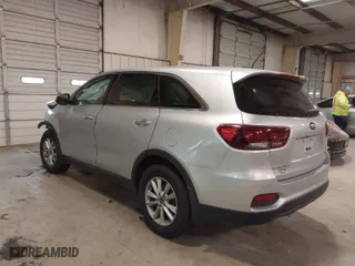 2020 Kia Sorento L with VIN 5XYPG4A37LG652560, listed as a IAAI auction lot 41317950 with 96,758 mi miles. Bid and sale history available at carsss.com. Image 3.