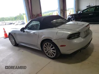 2019 FIAT 124 Spider Urbana Edition z VIN JC1NFAEK3K0141858, wystawiony jako Copart lot #59643304 z przebiegiem 120 343 mil mil oraz Szkody całkowita. Historia ofert i sprzedaży dostępna na DreamBid. Obrazek 2.