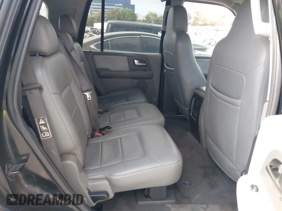 2004 Ford Expedition Special Service with VIN 1FMFU15L84LA33190, listed as a IAAI auction lot 42245244 with 288,935 mi miles and . Bid and sale history available at DreamBid. Image 8.