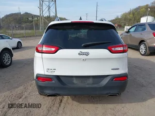 2016 Jeep Cherokee Latitude with VIN 1C4PJMCS1GW242545, listed as a IAAI auction lot 42048421 with 84,667 mi miles and . Bid and sale history available at carsss.com. Image 17.
