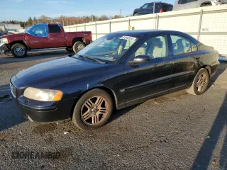 2005 Volvo S60 with VIN YV1RH592452471950, listed as a Copart auction lot 81043554 with 169,279 mi miles and Clean Title. Bid and sale history available at carsss.com. Image 1.