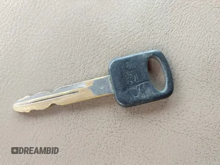 2003 Ford F-250 XL с VIN 1FTNW21P93EB38638, выставлен на аукционе IAAI как лот 42278948 с пробегом 565 931 миль миль и . История ставок и продаж доступна на DreamBid. Изображение 11.