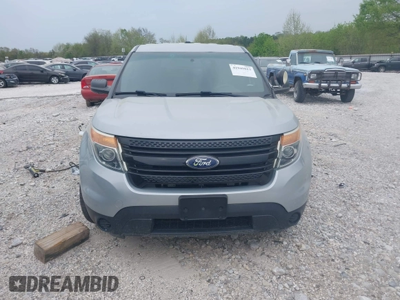 2015 Ford Utility Police Interceptor with VIN 1FM5K8AR8FGC41103, listed as a IAAI auction lot 41945013 with 89,792 mi miles. Bid and sale history available at carsss.com. Image 13.