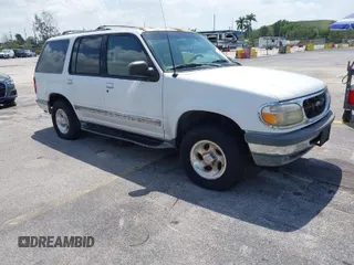 1998 Ford Explorer XLT z VIN 1FMZU32E1WUC16667, wystawiony jako IAAI lot #41935780 z przebiegiem 133 809 mil mil oraz . Historia ofert i sprzedaży dostępna na DreamBid. Obrazek 1.