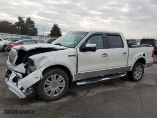 2006 Lincoln Mark LT with VIN 5LTPW18596FJ22426, listed as a Copart auction lot 83656744 with 221,504 mi miles and Salvage Title. Bid and sale history available at carsss.com. Image 1.