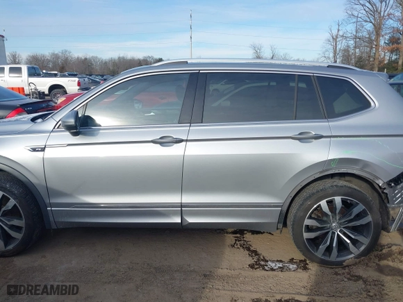 2019 Volkswagen Tiguan SEL Premium with VIN 3VV4B7AX3KM175019, listed as a IAAI auction lot 41374333 with 95,722 mi miles. Bid and sale history available at carsss.com. Image 14.