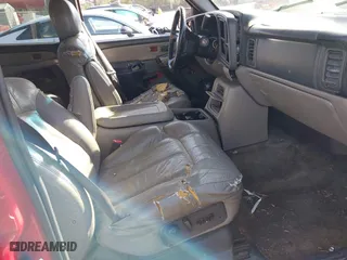 2002 Chevrolet Tahoe LT with VIN 1GNEK13Z12J283366, listed as a IAAI auction lot 41832833 with 350,411 mi miles. Bid and sale history available at carsss.com. Image 5.