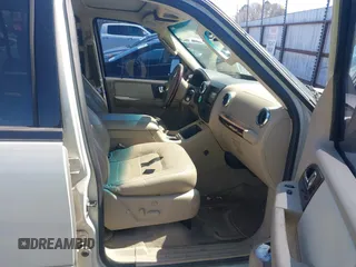 2006 Ford Expedition Limited with VIN 1FMFU19526LA76339, listed as a IAAI auction lot 41761073 with 191,901 mi miles. Bid and sale history available at carsss.com. Image 5.