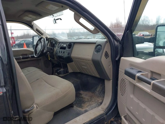 2010 Ford Super Duty F-250 SRW XL with VIN 1FTNF2B58AEA11843, listed as a IAAI auction lot 41853502 with 139,625 mi miles. Bid and sale history available at carsss.com. Image 5.