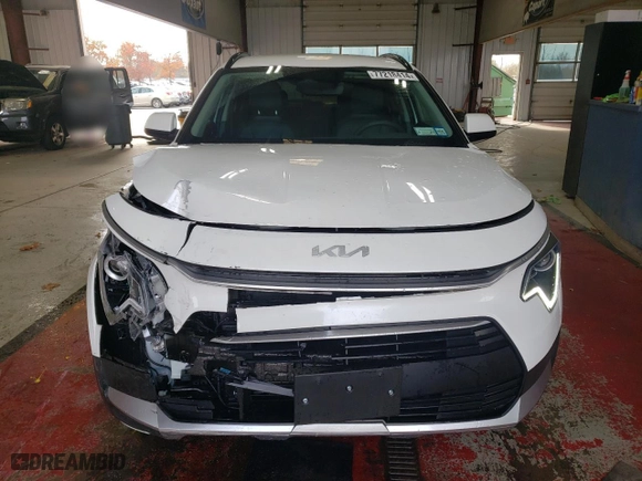 2024 Kia Niro Plug-In Hybrid EX with VIN KNDCS3LFXR5172352, listed as a Copart auction lot 77218414 with 1,582 mi miles and Salvage Title. Bid and sale history available at carsss.com. Image 5.