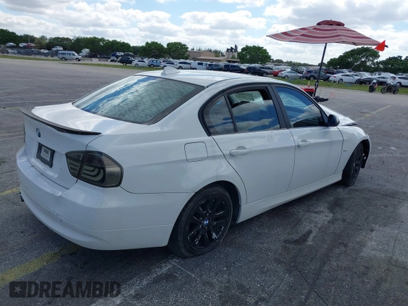 2007 BMW 3 Series 328i with VIN WBAVA33527PG40286, listed as a IAAI auction lot 39151325 with 1 mi miles. Bid and sale history available at carsss.com. Image 4.