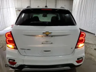 2020 Chevrolet Trax LT with VIN 3GNCJPSB8LL260811, listed as a Copart auction lot 52434365 with 72,281 mi miles and Clean Title. Bid and sale history available at carsss.com. Image 6.