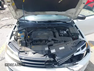 2015 Volkswagen Jetta SE с VIN 3VWD17AJ3FM354676, выставлен на аукционе IAAI как лот 42324721 с пробегом 122 763 миль миль и . История ставок и продаж доступна на DreamBid. Изображение 10.