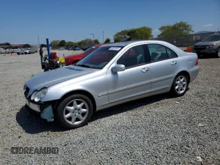 2004 Mercedes-Benz C 240 z VIN WDBRF61J64F502402, wystawiony jako Copart lot #54591895 z przebiegiem 86 998 mil mil oraz Szkoda całkowita • Salvage title. Historia ofert i sprzedaży dostępna na DreamBid. Obrazek 1.