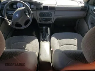 2005 Dodge Stratus SXT z VIN 1B3EL46T65N599178, wystawiony jako Copart lot #72625724 z przebiegiem 139 871 mil mil oraz Szkody całkowita. Historia ofert i sprzedaży dostępna na DreamBid. Obrazek 8.