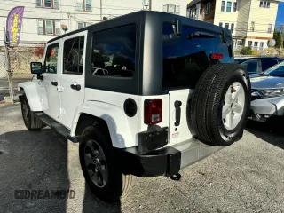 2018 Jeep Wrangler JK Unlimited Sahara with VIN 1C4HJWEG8JL893396, listed as a Copart auction lot 86017724 with 110,460 mi miles and Clean Title. Bid and sale history available at carsss.com. Image 3.