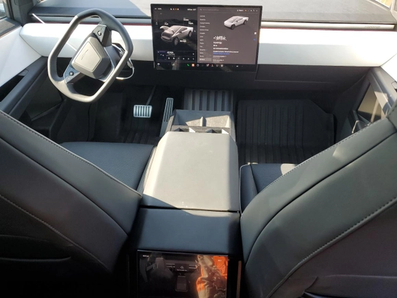 2024 Tesla Cybertruck with VIN 7G2CEHED3RA006960, listed as a Copart auction lot 62443524 with 683 miles and Salvage Title. Bid and sale history available at carsss.com. Image 8.