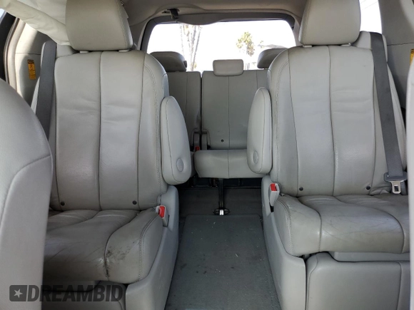 2014 Toyota Sienna Limited с VIN 5TDDK3DC6ES084587, выставлен на аукционе Copart как лот 62018095 с пробегом 152 124 миль миль и Списание • Salvage title. История ставок и продаж доступна на DreamBid. Изображение 10.