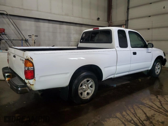 2002 Toyota Tacoma with VIN 5TEVL52N52Z132628, listed as a Copart auction lot 44796245 with 209,480 mi miles and Salvage title. Bid and sale history available at DreamBid. Image 3.