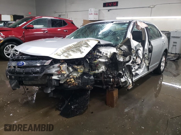 2011 Ford Fusion SE with VIN 3FAHP0HG1BR296204, listed as a Copart auction lot 41886615 with 81,916 mi miles and Salvage Title. Bid and sale history available at carsss.com. Image 1.
