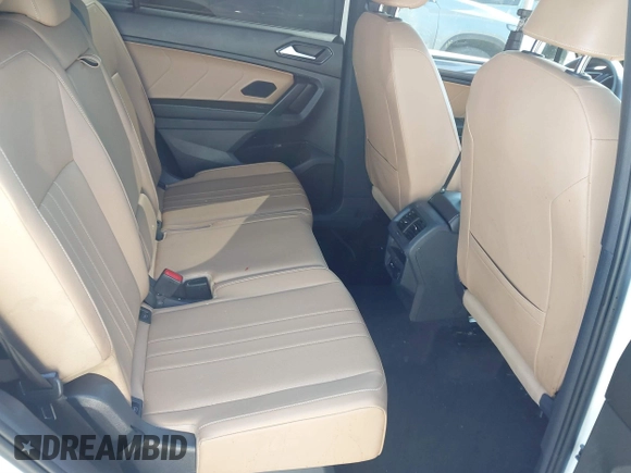 2022 Volkswagen Tiguan SE R-Line Black with VIN 3VVCB7AX4NM165115, listed as a IAAI auction lot 41624320 with 18,074 mi miles and . Bid and sale history available at DreamBid. Image 8.